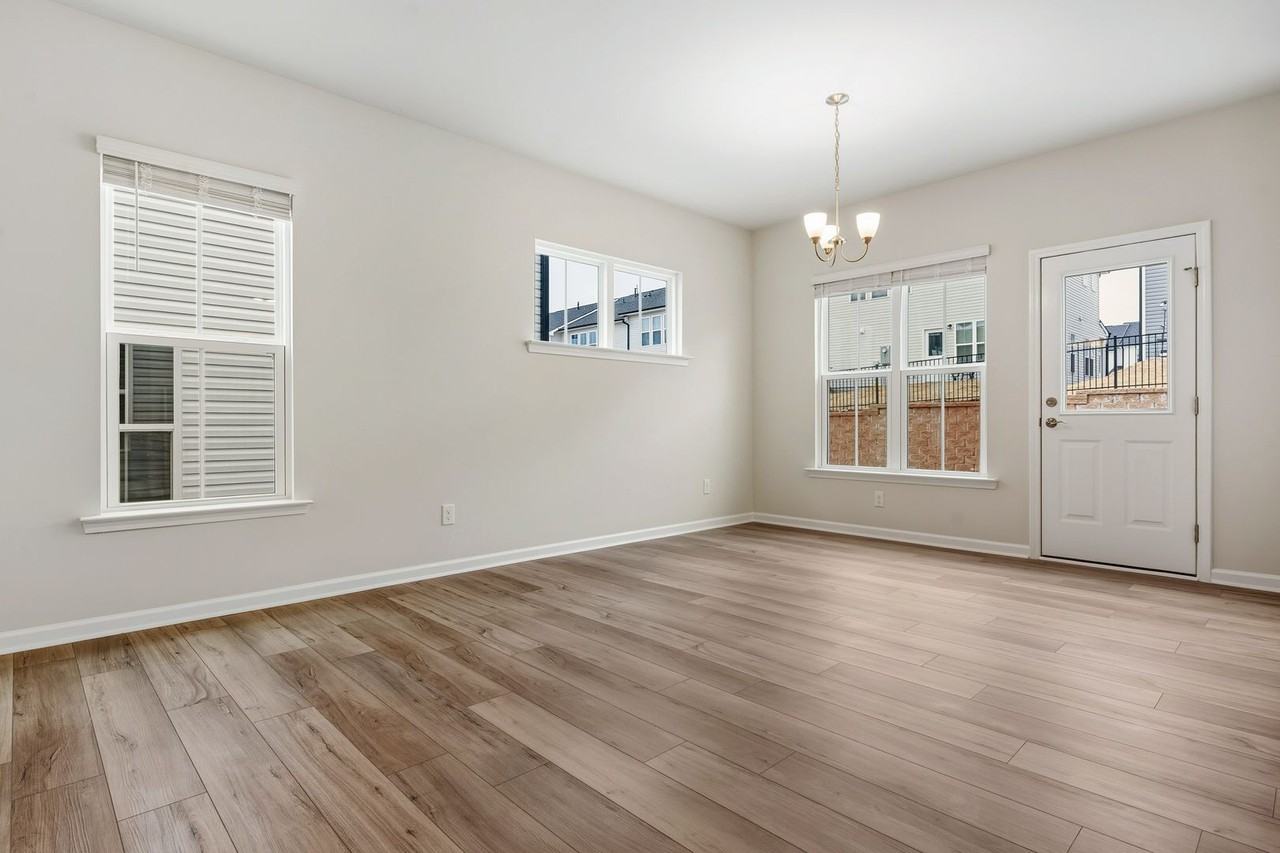 5010 Reader Way - Photo 3 of 22