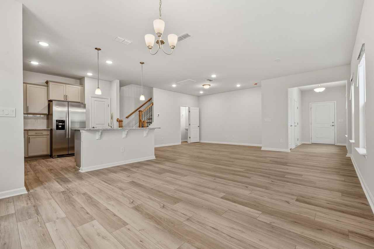 5010 Reader Way - Photo 4 of 22