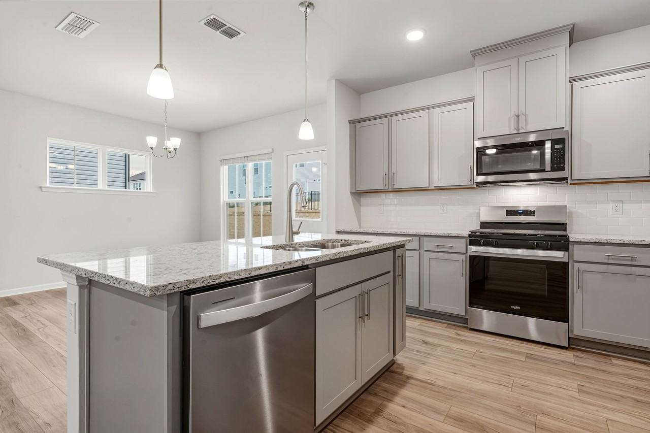 5010 Reader Way - Photo 6 of 22