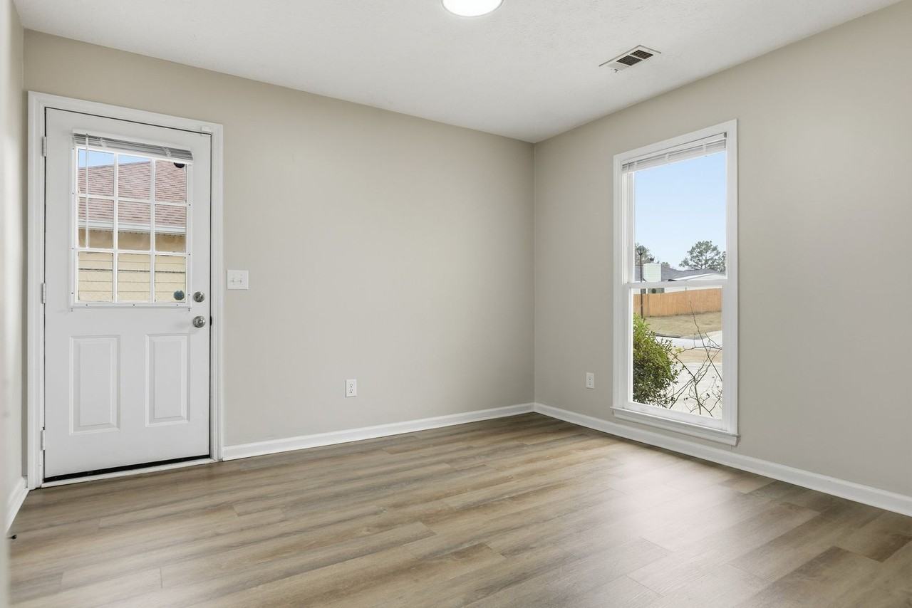 5766 Spanish Oak Dr - Photo 5 of 17