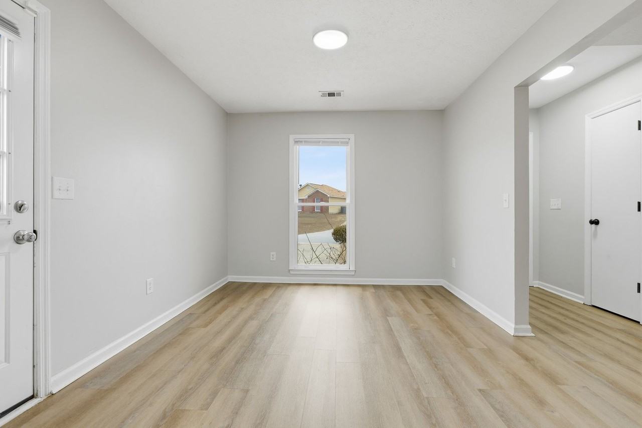 5766 Spanish Oak Dr - Photo 6 of 17