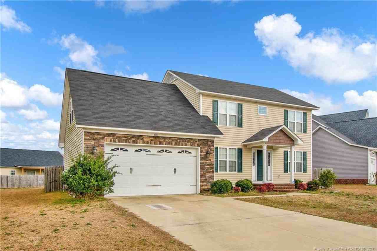 4213 Pleasantburg Dr - Photo 2 of 32