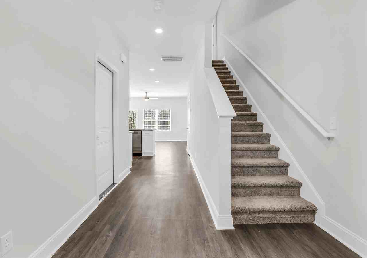 474 Sandbar Ln - Photo 3 of 26