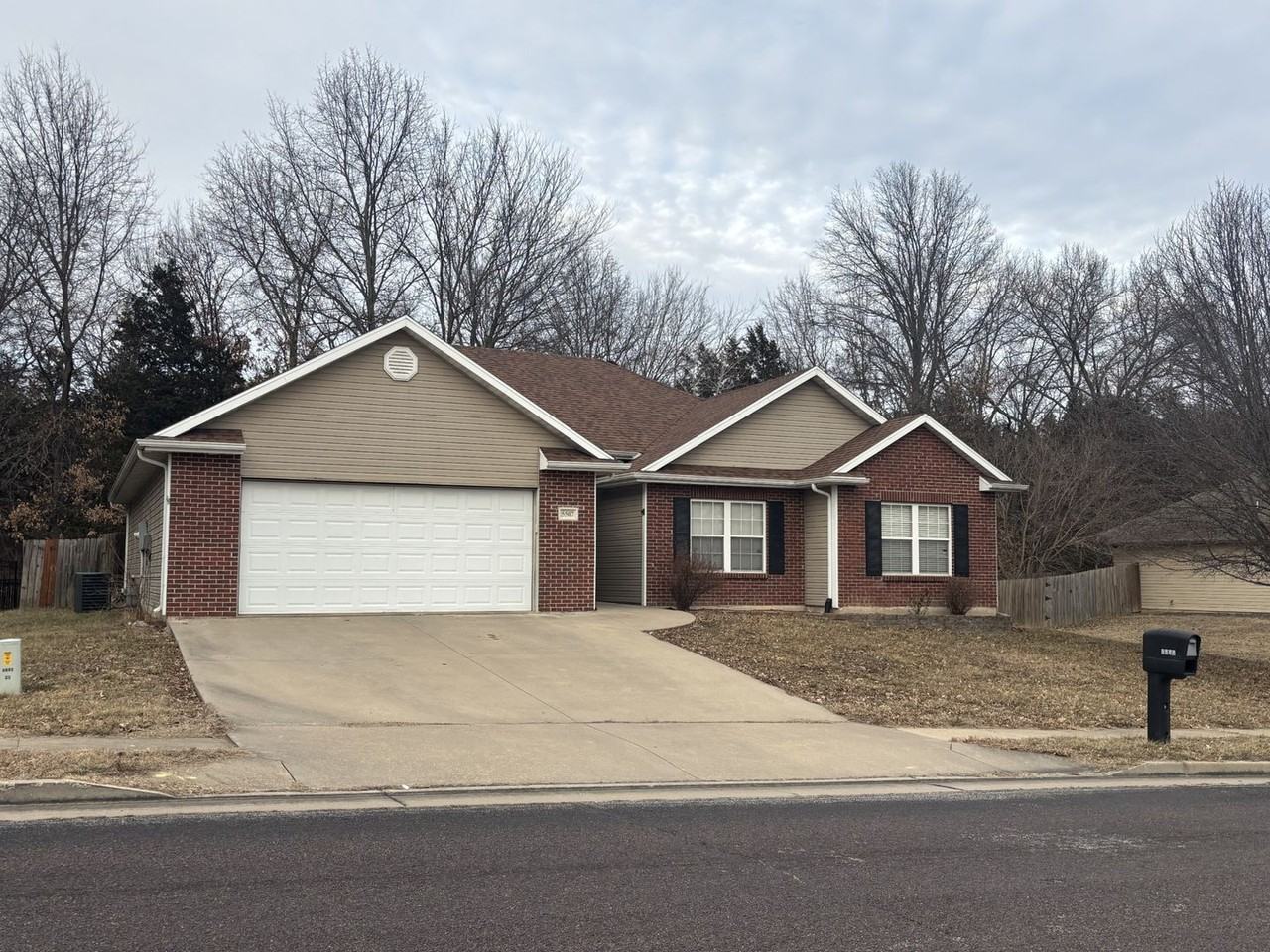 5507 Sandrock Dr - Photo 3 of 39