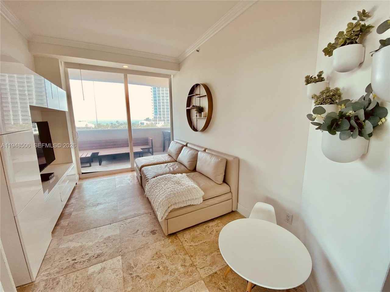 300 S Pointe Dr #705 - Photo 5 of 31