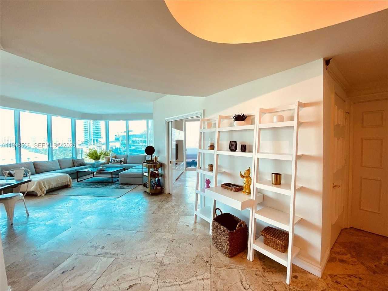 300 S Pointe Dr #705 - Photo 7 of 31