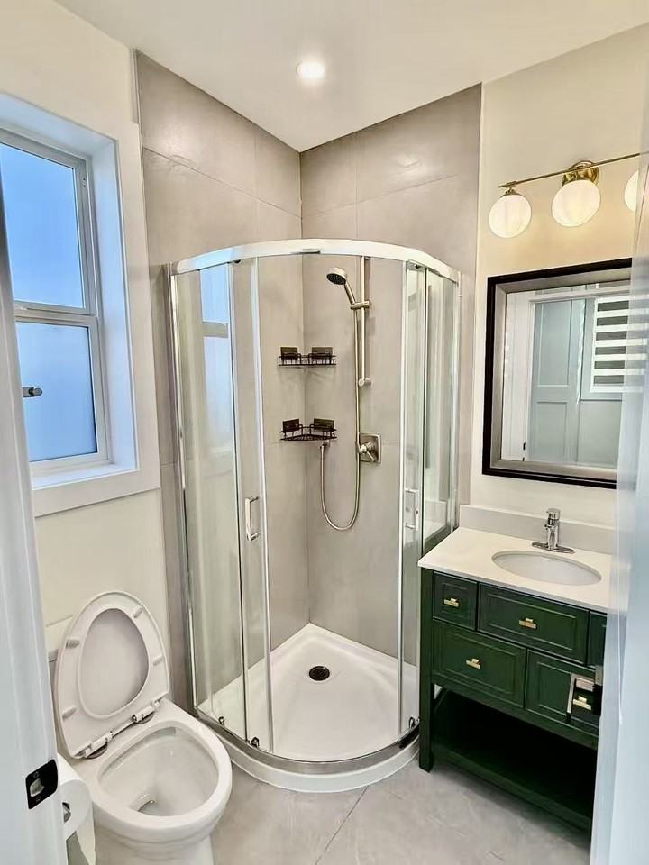 PENDER HOUSE - Photo 6 of 15