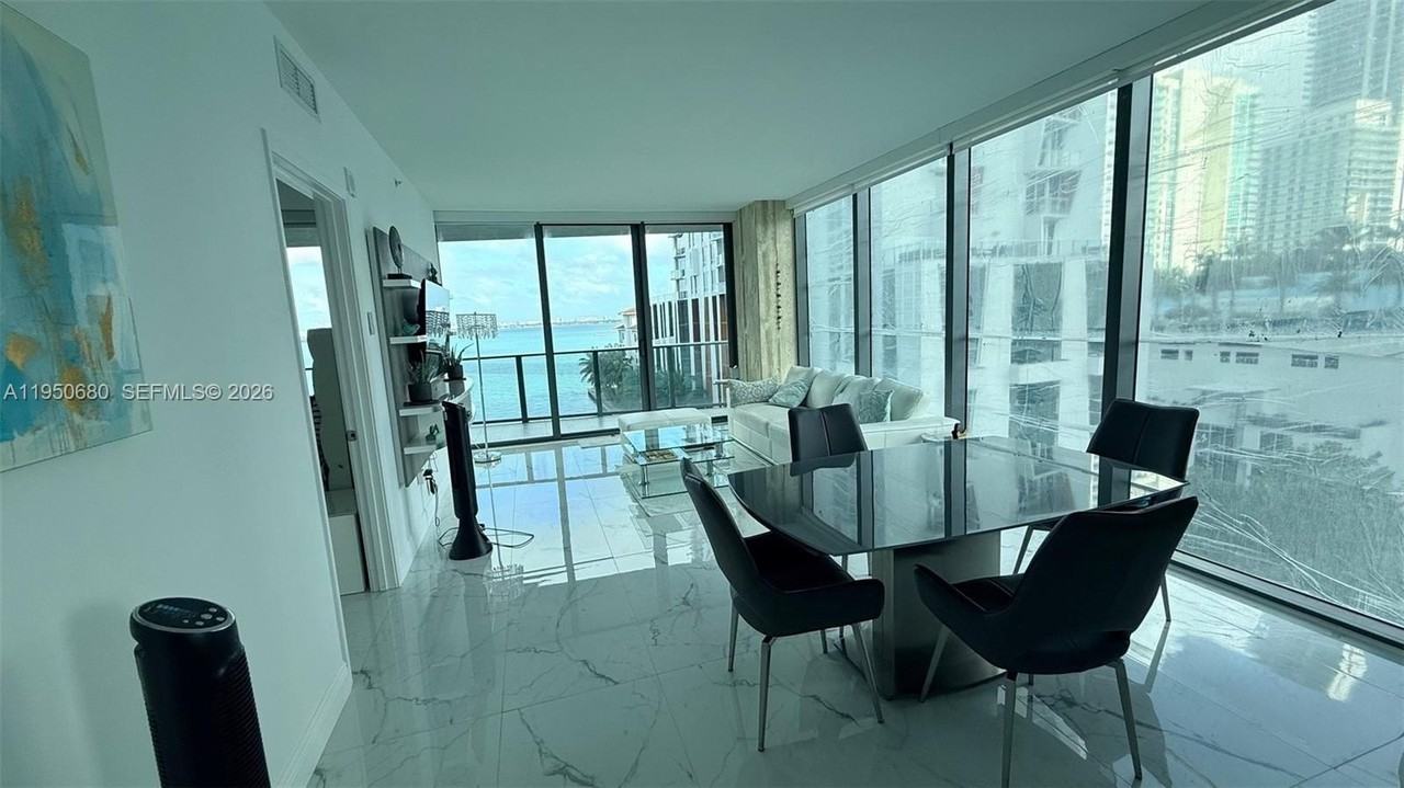 460 Ne 28th St #608 - Photo 3 of 15