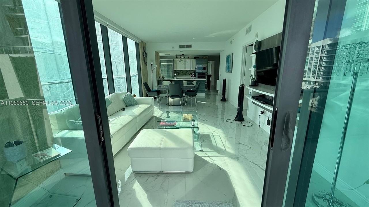 460 Ne 28th St #608 - Photo 4 of 15