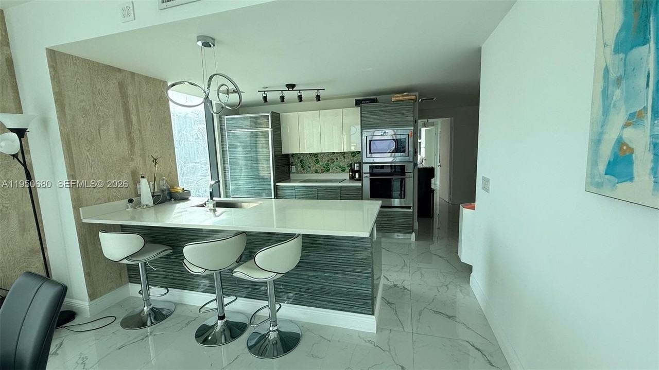 460 Ne 28th St #608 - Photo 6 of 15