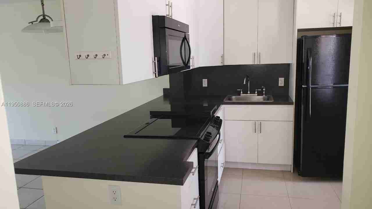 950 Hillcrest Dr #207 - Photo 2 of 12