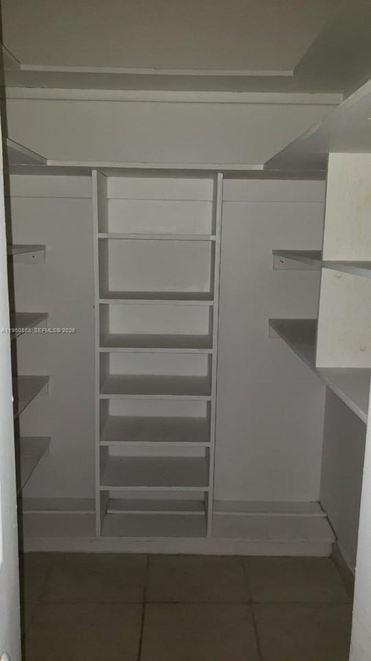 950 Hillcrest Dr #207 - Photo 7 of 12