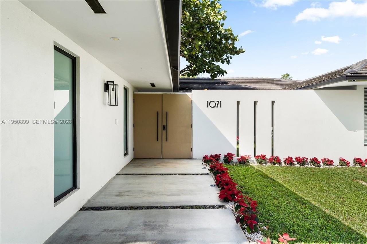 1071 Ne 83rd St - Photo 3 of 29