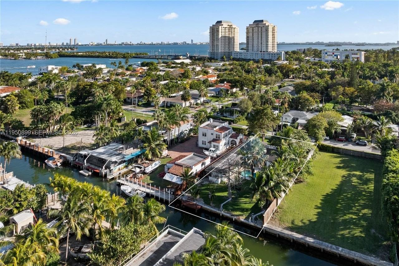 1071 Ne 83rd St - Photo 7 of 29