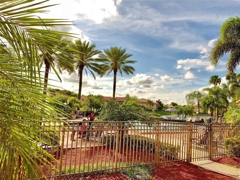 1235 Sw 46th Ave #711 - Photo 4 of 43