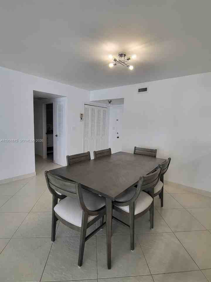 3430 Galt Ocean Dr #702 - Photo 7 of 18