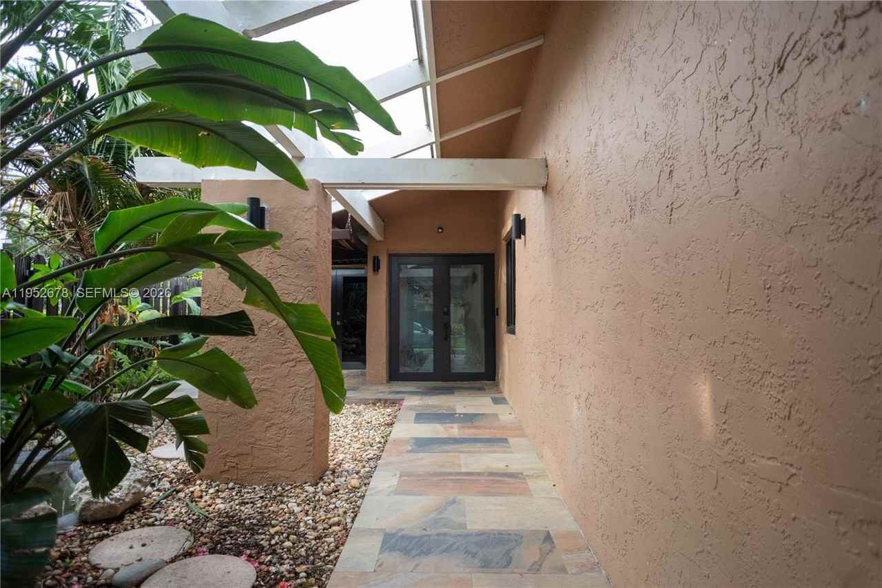 13565 Sw 116th Ter #0 - Photo 3 of 42