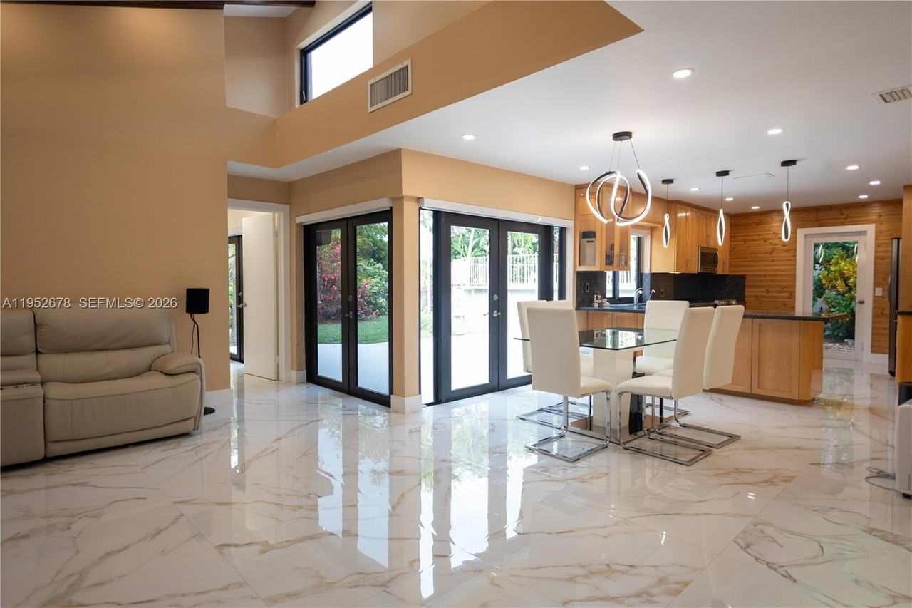 13565 Sw 116th Ter #0 - Photo 6 of 42