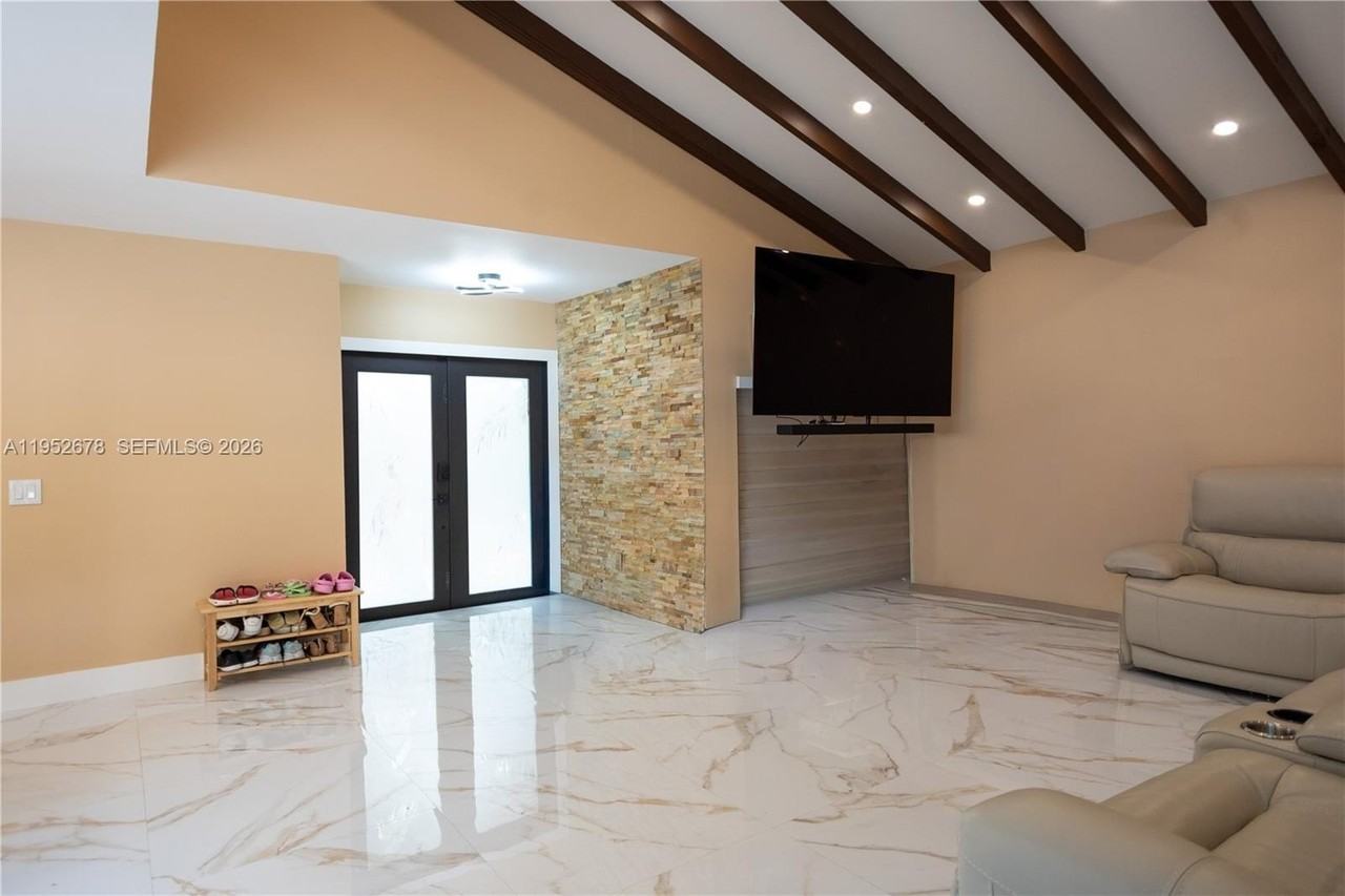 13565 Sw 116th Ter #0 - Photo 7 of 42