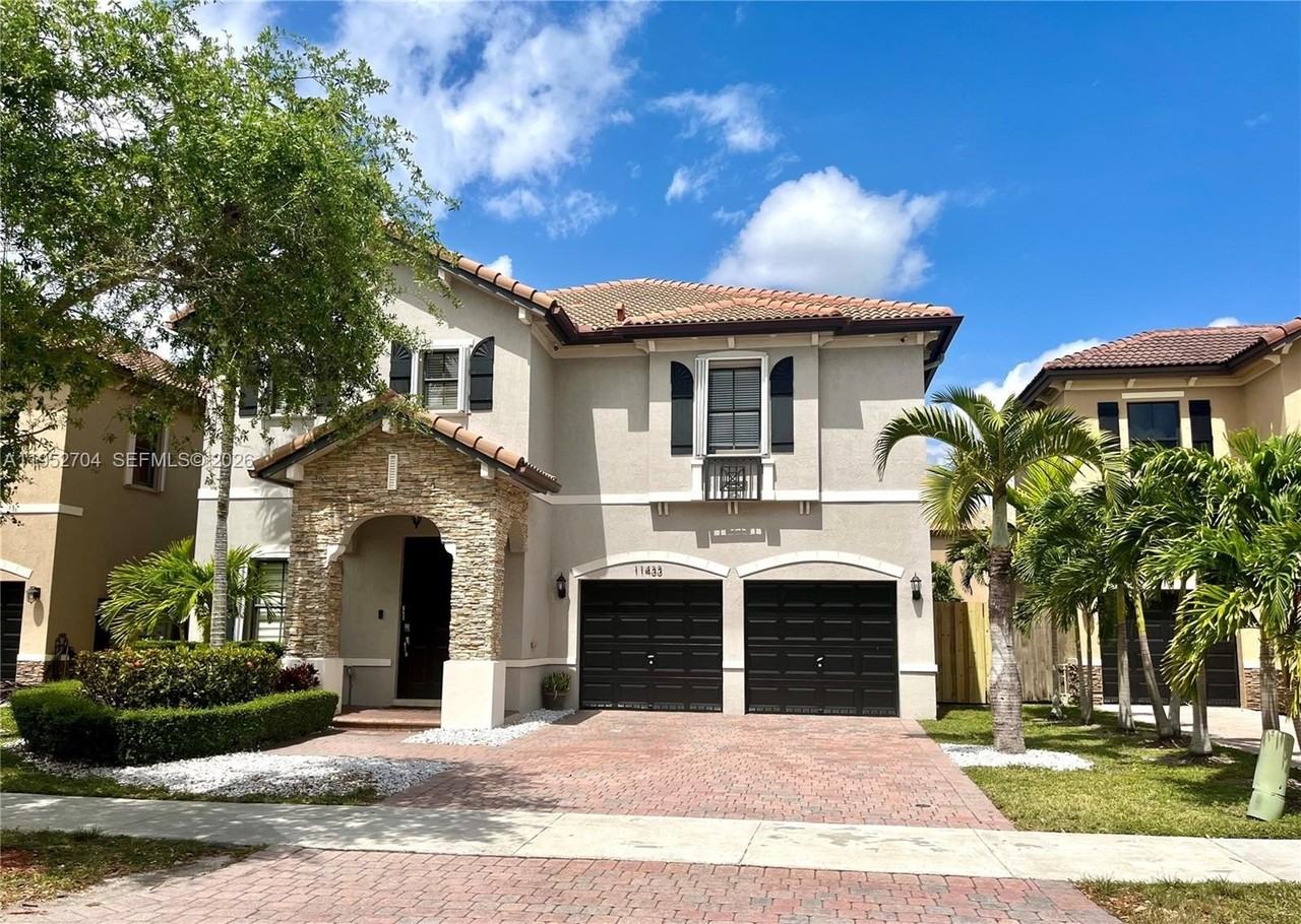 11433 Sw 242nd Ln #11433 - Photo 2 of 27