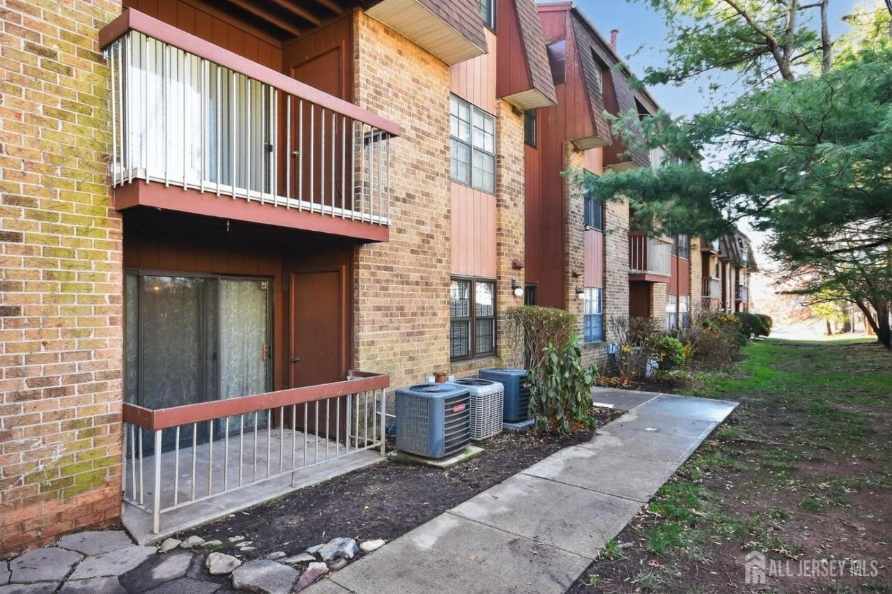 111 Keystone Ct #A - Photo 2 of 30