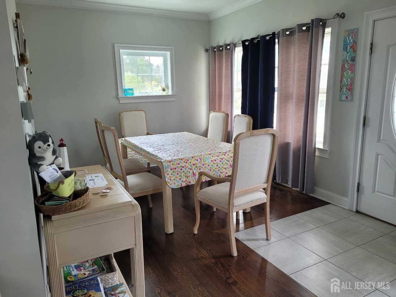 312 Saint Louis Ave - Photo 4 of 18