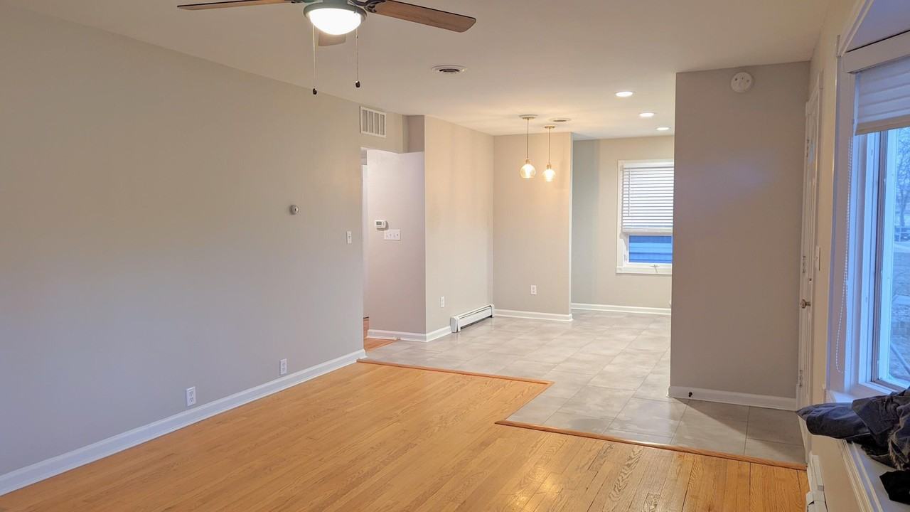 5354 N Lydell Ave - Photo 3 of 14