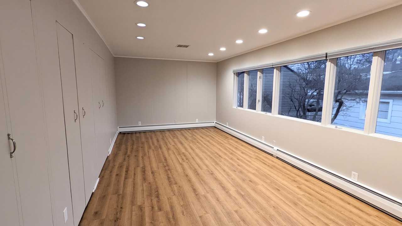 5354 N Lydell Ave - Photo 7 of 14