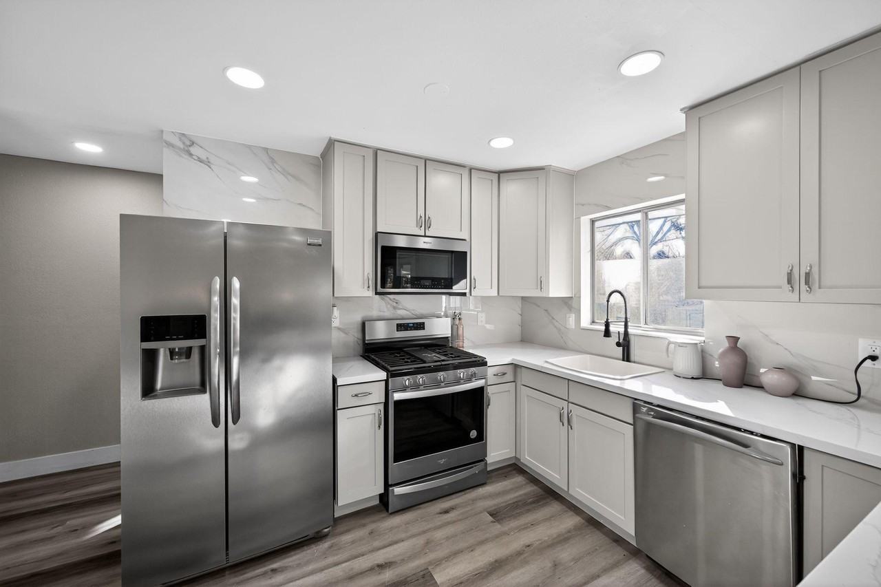 S Pitkin Way - Photo 2 of 9