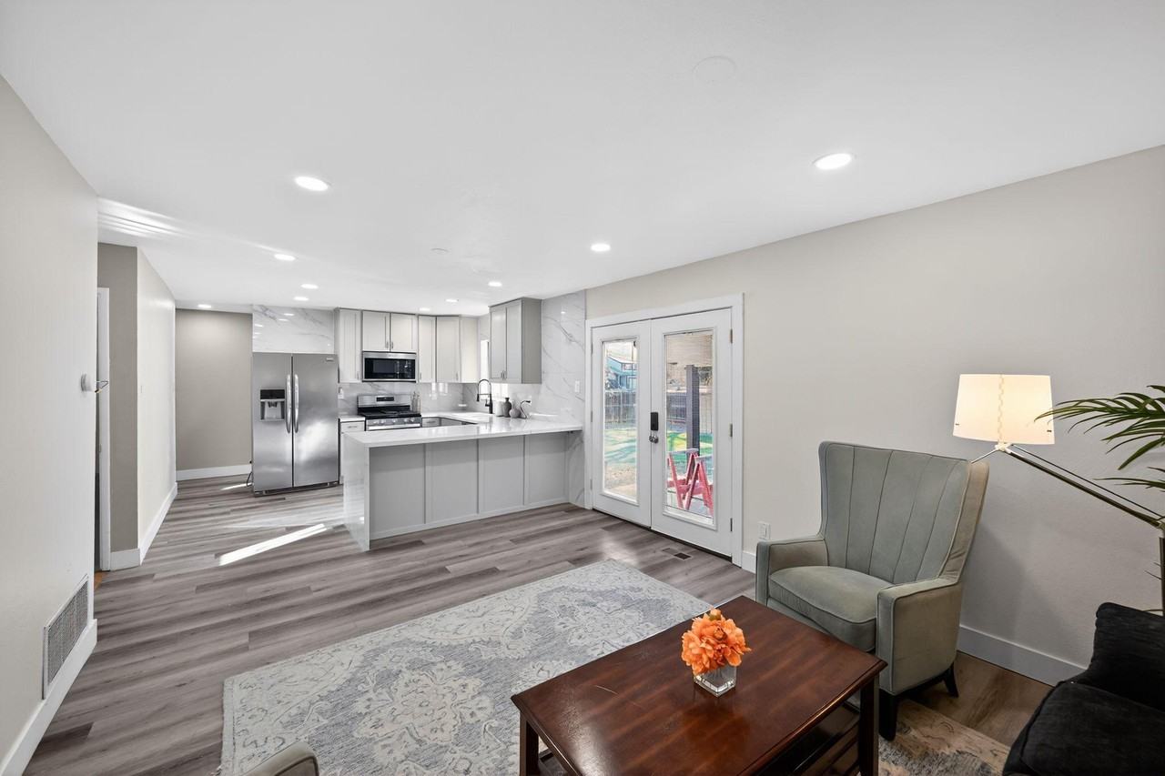 S Pitkin Way - Photo 4 of 9