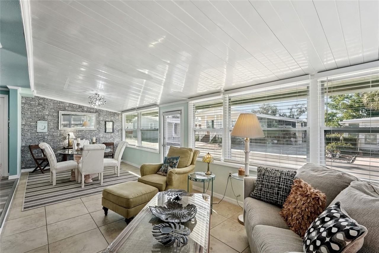 712 Roma Rd - Photo 4 of 24