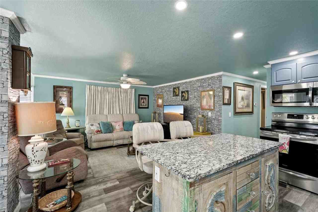 712 Roma Rd - Photo 6 of 24