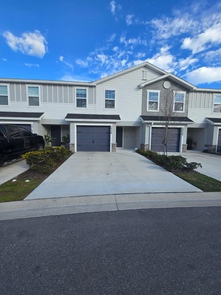 2738 Idyll Lakes Cir - Photo 3 of 37