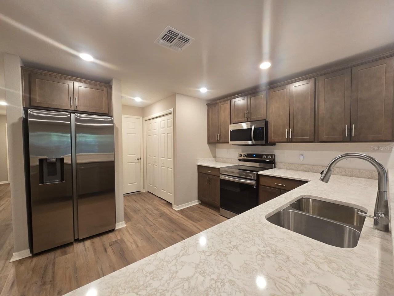 2738 Idyll Lakes Cir - Photo 6 of 37