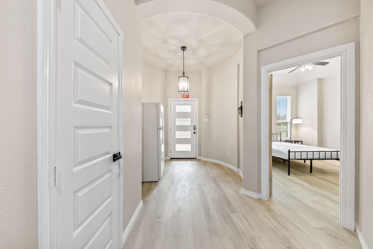 Carl St - Photo 2 of 26