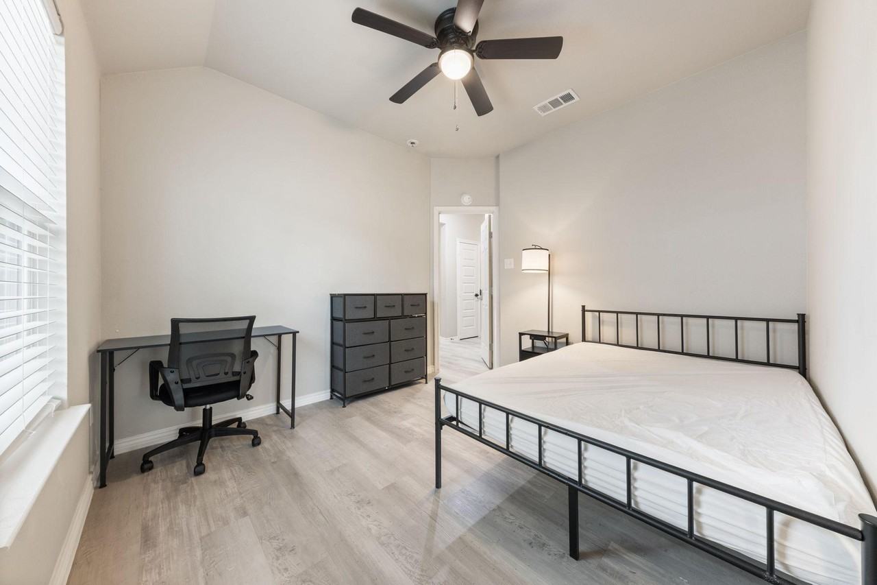 Carl St - Photo 5 of 26