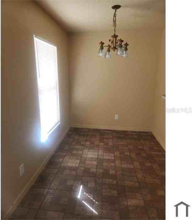 3206 E Mohawk Ave - Photo 3 of 10