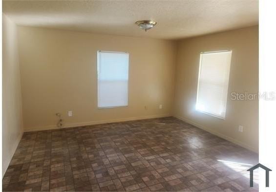 3206 E Mohawk Ave - Photo 4 of 10