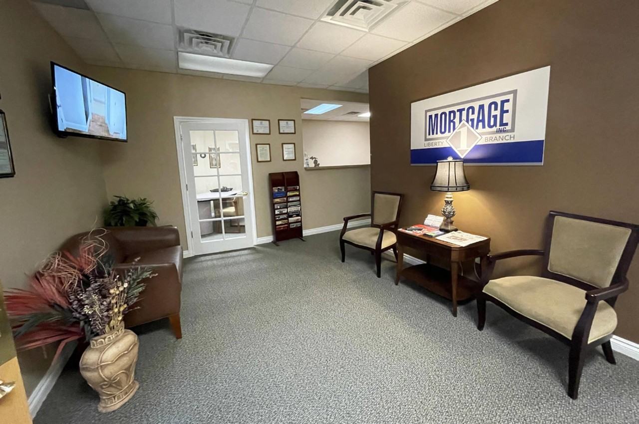 47100 Schoenherr Rd - Photo 3 of 4