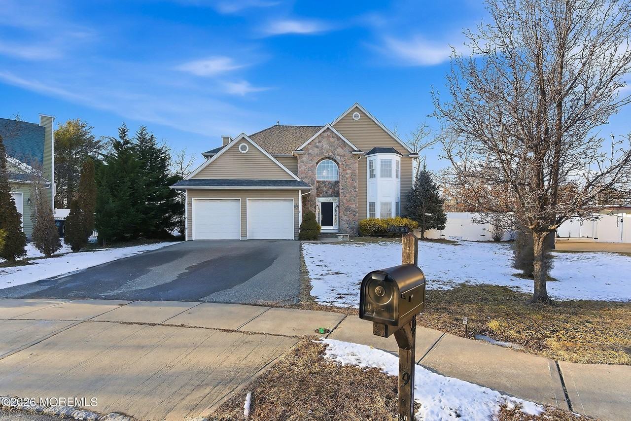 69 Fortune Ct - Photo 2 of 26