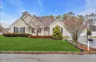 featured image of 5 Laketree Ct