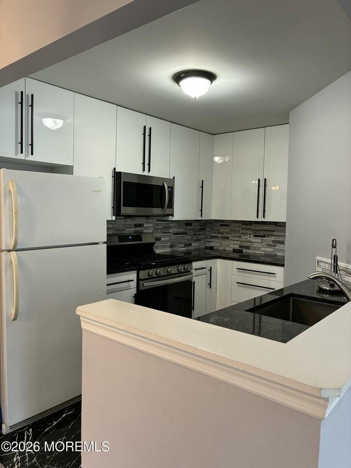 419 Hancock Pl - Photo 7 of 20