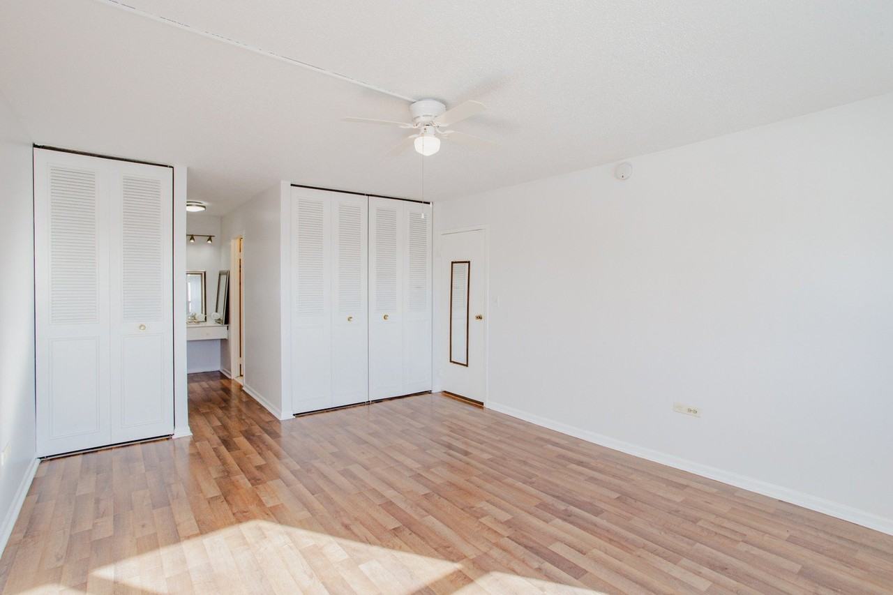 8801 W Golf Rd Apt 6b #6B - Photo 7 of 13