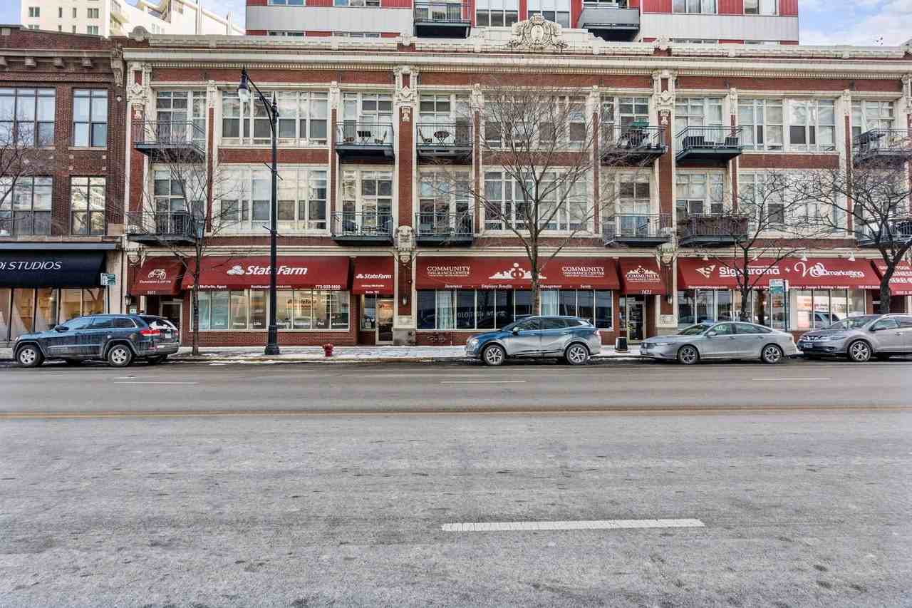 1631 S Michigan Ave Apt 301 #301 - Photo 2 of 27