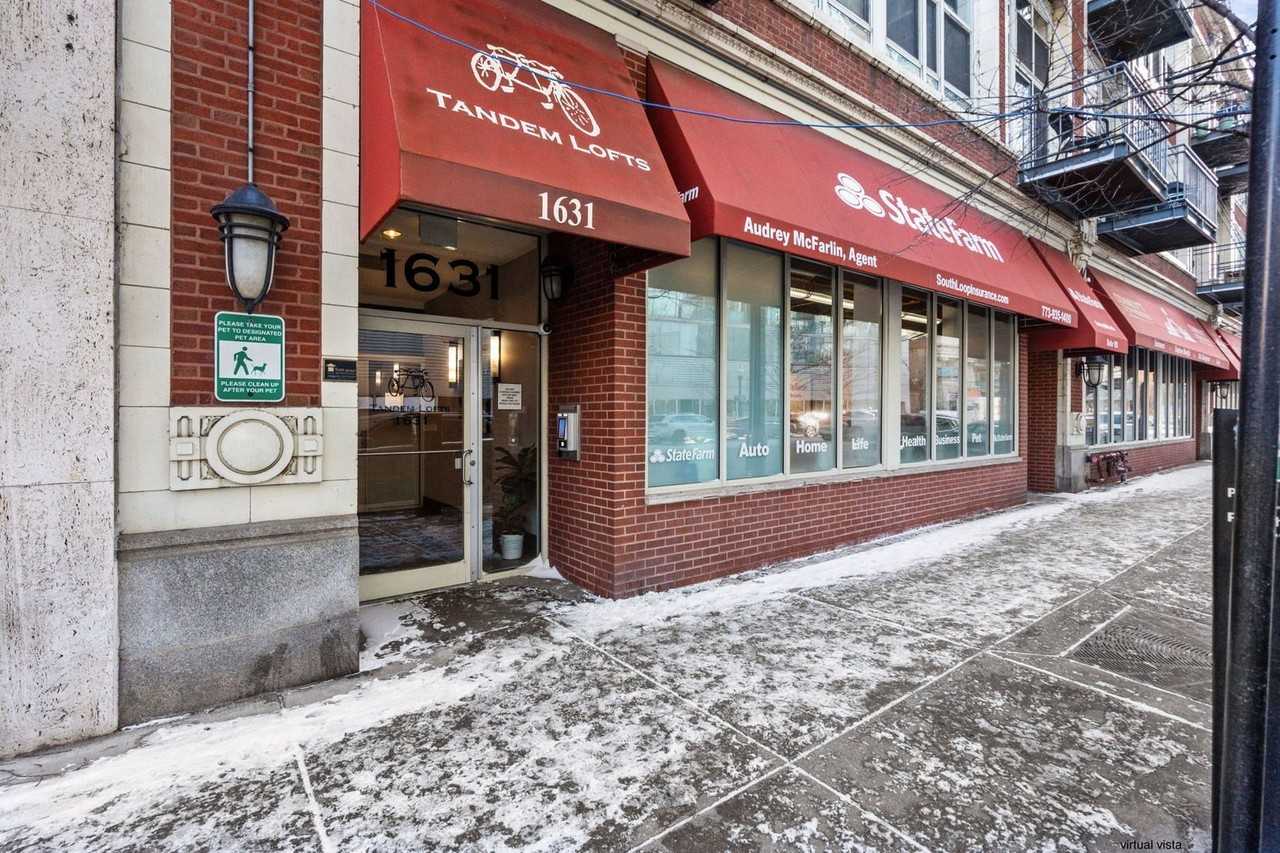 1631 S Michigan Ave Apt 301 #301 - Photo 3 of 27