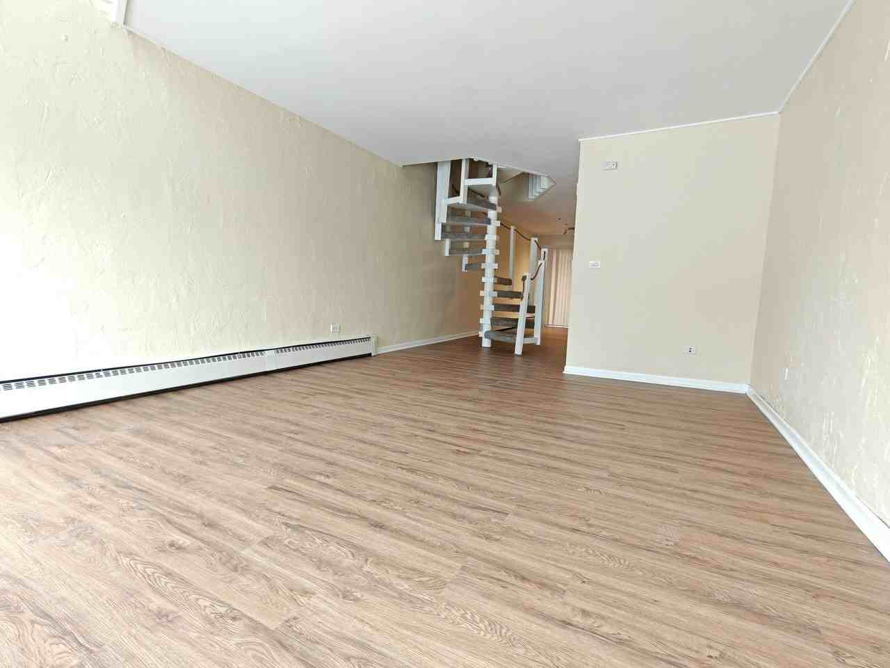 1296 E Washington St Apt 1 #1 - Photo 5 of 29