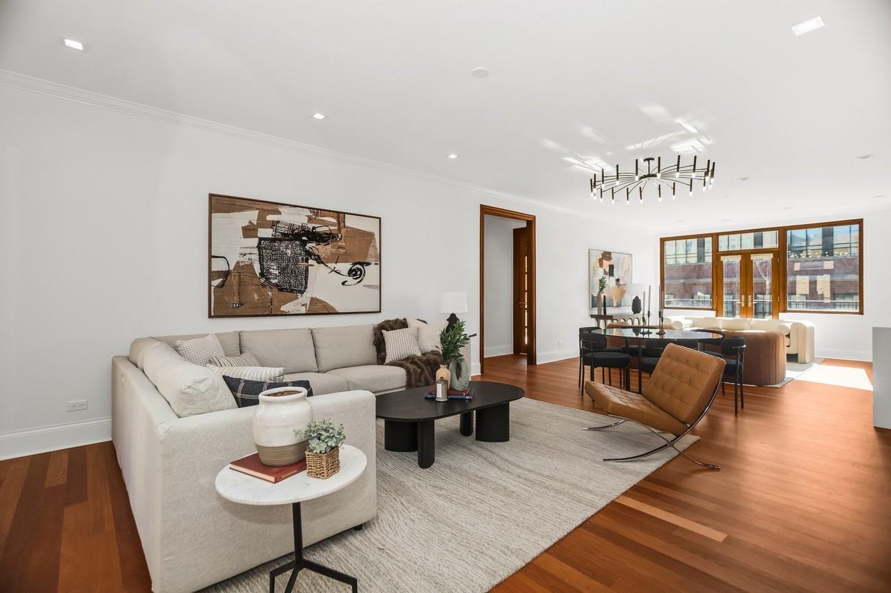 1152 W Fulton Market Apt 4a #4A - Photo 3 of 19