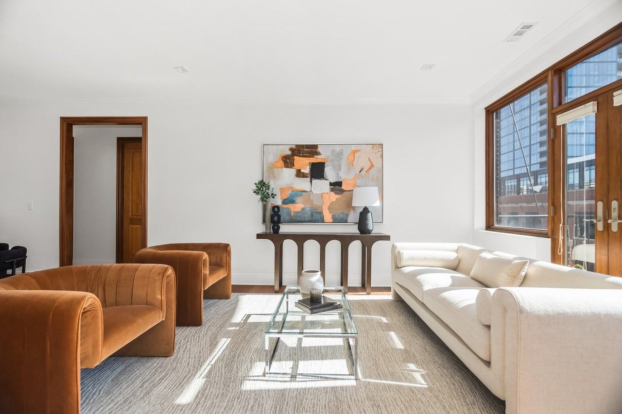 1152 W Fulton Market Apt 4a #4A - Photo 4 of 19