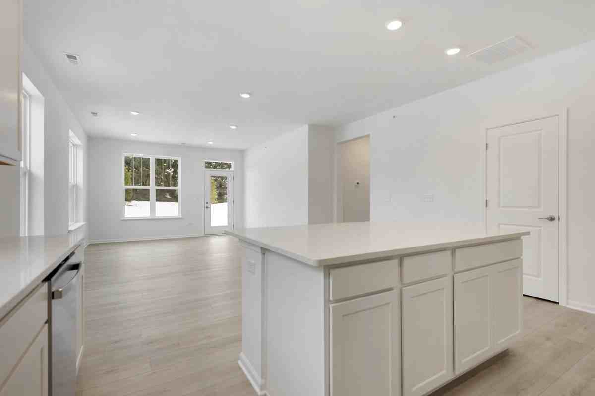 12245 Barcroft Cir - Photo 3 of 26