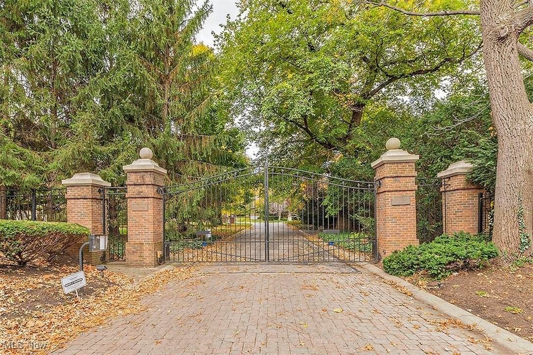 10 E Hanna Ln - Photo 2 of 22